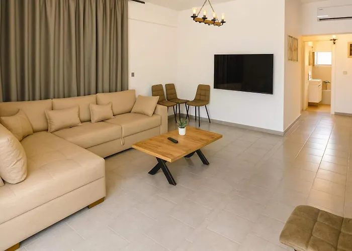 Sinani - Garden Oasis With Private Pool *