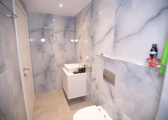 بيت للعطل Sinani - Garden Oasis With Private Pool