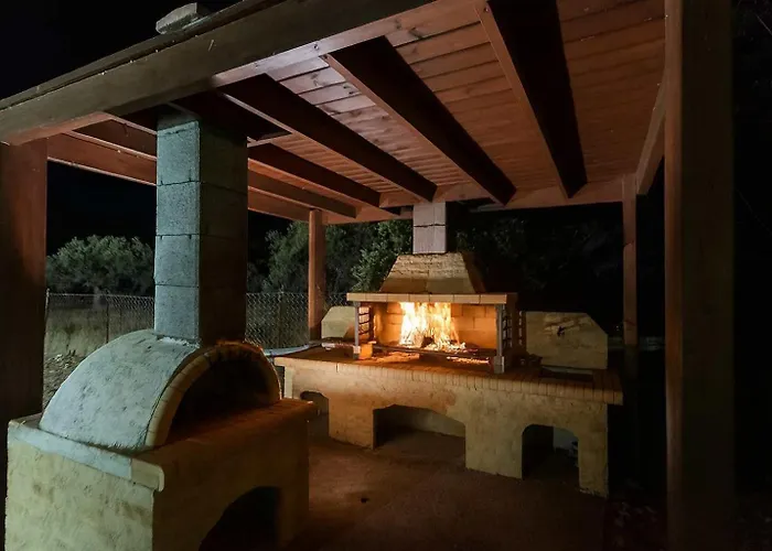 Сasa de vacaciones Sinani - Garden Oasis With Private Pool *